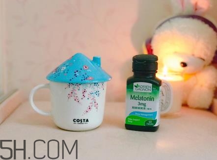 褪黑素和安眠藥有什么區(qū)別？褪黑素和酒一起會死嗎？