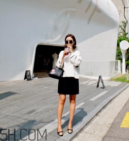 白色針織衫染色了怎么辦？白色針織衫染色怎樣洗？