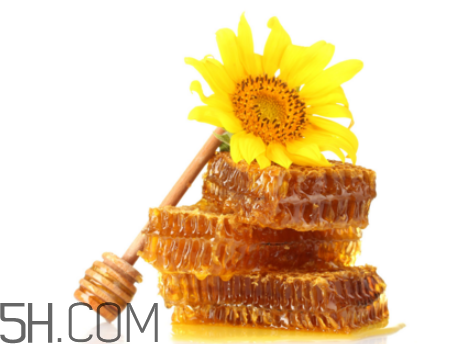 真蜂蜜和假蜂蜜的區(qū)別？蜂蜜家庭食療方