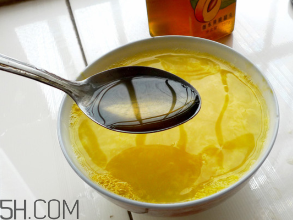 蜂蜜放久了還能吃嗎？土蜂蜜的功效與作用