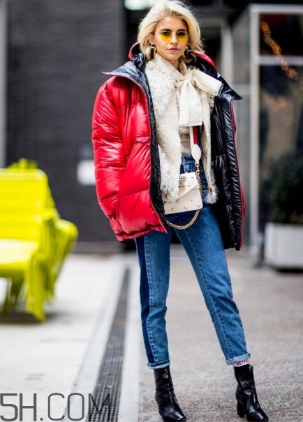 羽絨服配什么褲子好看？羽絨服搭配褲子圖片