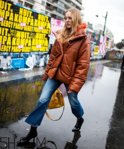 羽絨服配什么褲子好看？羽絨服搭配褲子圖片