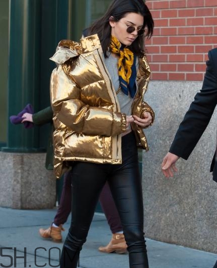 羽絨服配什么褲子好看？羽絨服搭配褲子圖片