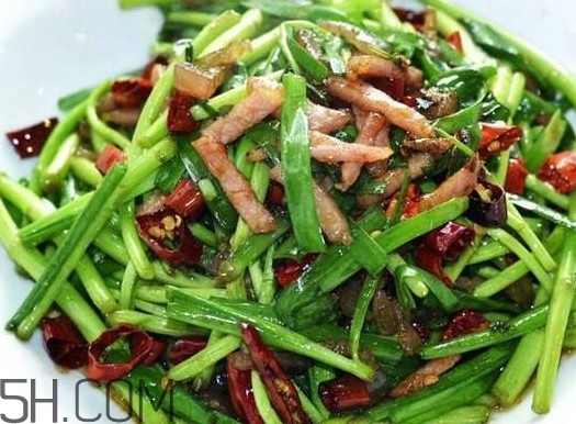 擇藜蒿手臟怎么洗？藜蒿和水芹菜的區(qū)別