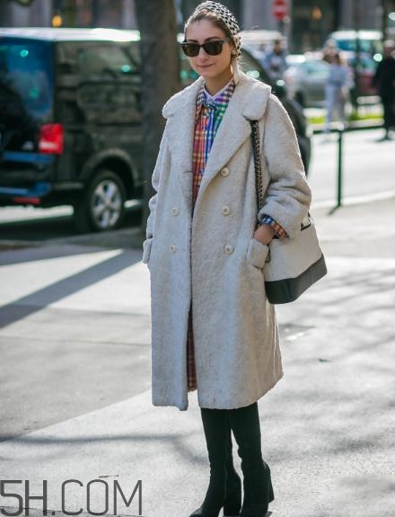 白色包包有劃痕怎么辦？白色包包上的劃痕能恢復(fù)嗎？