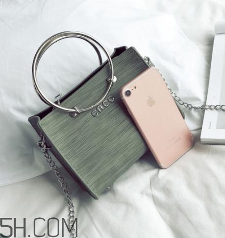 包包拉鏈生銹怎么去除？包包拉鏈拉不合怎么辦？