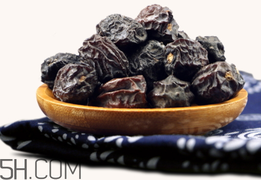 烏棗和紅棗哪個(gè)好 烏棗和黑棗的區(qū)別 烏棗和紅棗哪個(gè)好 烏棗和黑棗的區(qū)別