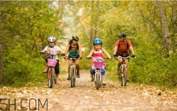 小孩攀巖的好處有哪些？戶外活動對孩子的好處