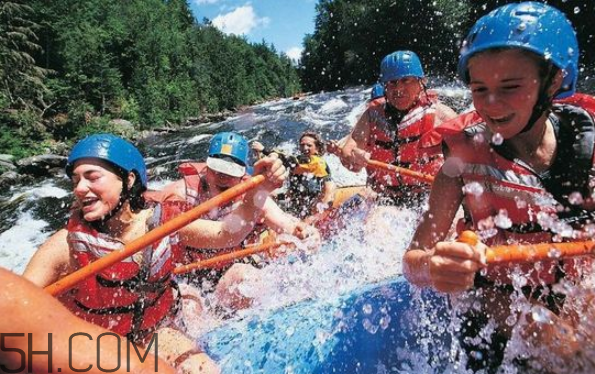 漂流小孩多大可以玩？漂流穿什么衣服鞋子合適？