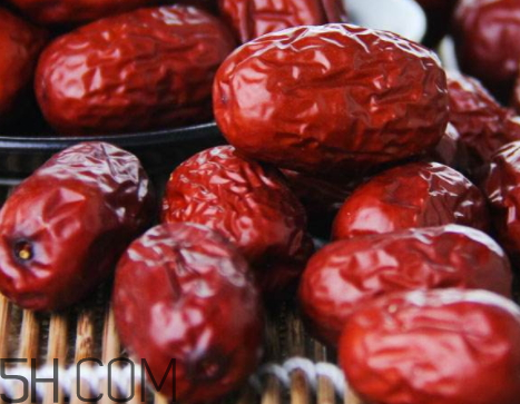 若羌紅棗什么時候成熟 若羌紅棗的功效與作用 若羌紅棗什么時候成熟 若羌紅棗的功效與作用