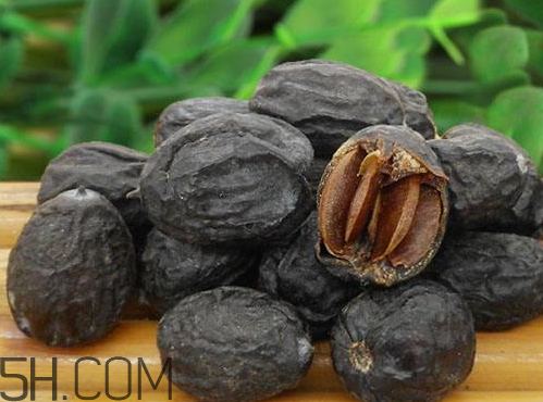 黑棗可以泡酒嗎 黑棗泡酒的功效與作用 黑棗可以泡酒嗎 黑棗泡酒的功效與作用