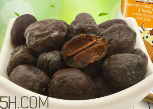 黑棗可以泡酒嗎 黑棗泡酒的功效與作用 黑棗可以泡酒嗎 黑棗泡酒的功效與作用