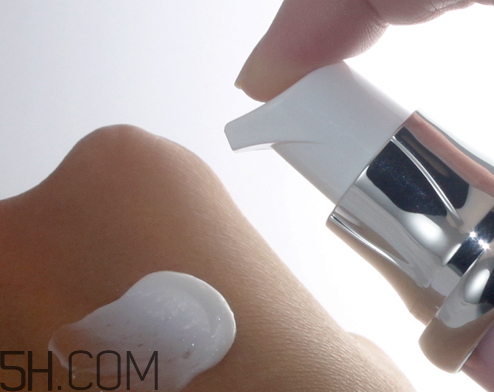 yukeido羊胎素膠原暈?zāi)奂t霜多少錢？怎么樣？