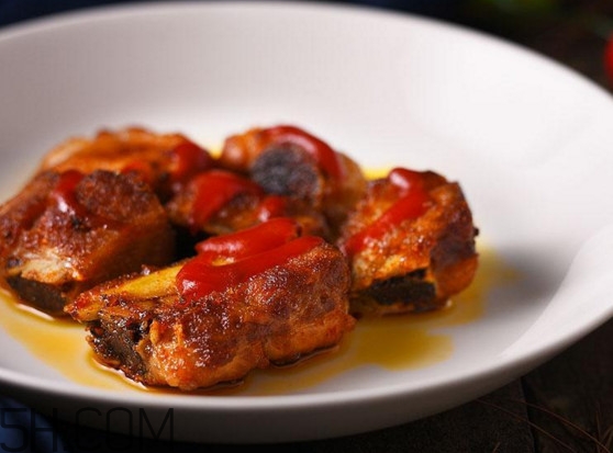 糖醋排骨醋什么時(shí)候放？糖醋排骨對身體有什么好處