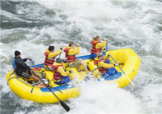 漂流小孩多大可以玩？漂流穿什么衣服鞋子合適？