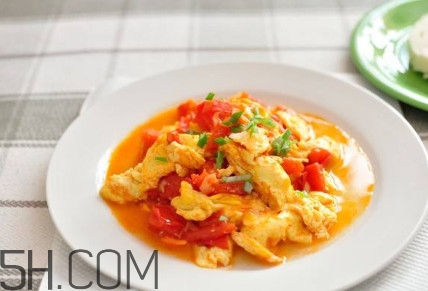 番茄炒蛋有什么好處？西紅柿炒雞蛋不能和什么一起吃