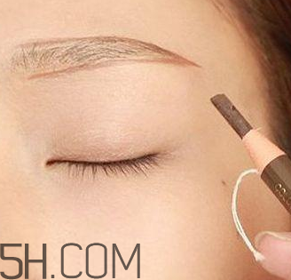 姬芮柔芯旋彩眉筆怎么樣？姬芮柔芯旋彩眉筆試色