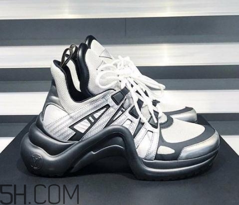 lv2018新款復(fù)古運動鞋多少錢？lv復(fù)古老爹鞋價格