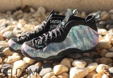 nike air foamposite one鮑魚(yú)噴實(shí)物什么樣？