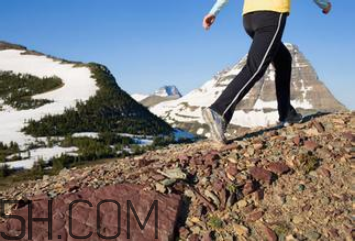 爬山后腿部酸痛怎么辦？如何防止爬山后腿疼？
