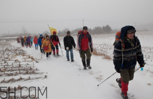 老年人爬山好嗎？下雪可以爬山嗎？