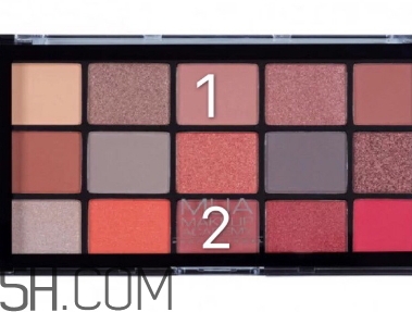 mua15色眼影盤怎么樣？mua15色眼影盤畫法步驟