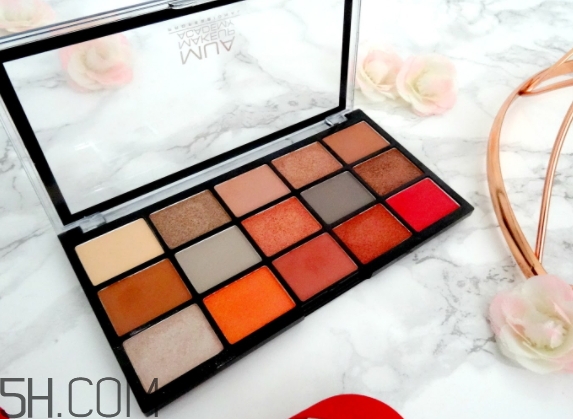 mua15色眼影盤怎么樣？mua15色眼影盤畫法步驟