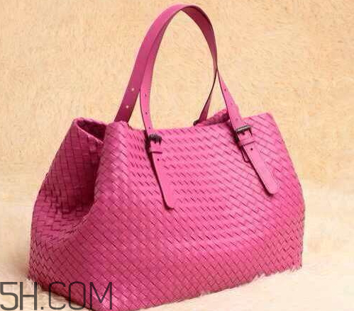 bv和lv哪個(gè)檔次高 bv和lv哪個(gè)錢包檔次高 bv和lv哪個(gè)檔次高 bv和lv哪個(gè)錢包檔次高