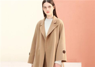 羊毛大衣掉毛正常嗎？羊毛大衣掉毛怎樣處理？