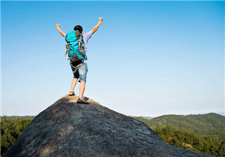夏天爬山穿什么鞋？經(jīng)常爬山對膝蓋不好嗎？