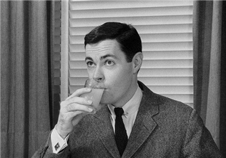 肺氣腫可以吃柿子嗎？肺氣腫可以吃補(bǔ)肺丸嗎？