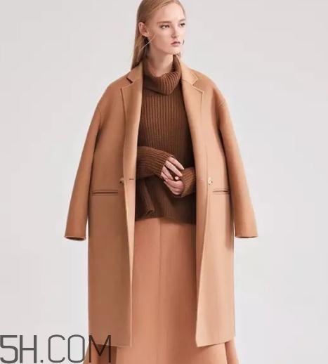 羊毛大衣會(huì)粘毛嗎？羊毛大衣粘毛怎么辦？