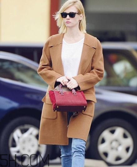 羊毛大衣發(fā)黃怎么洗？羊毛大衣發(fā)霉了怎么辦？