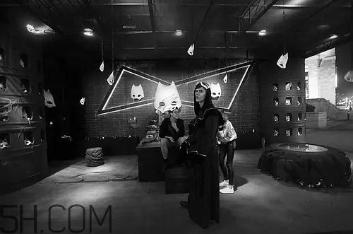 血色百威是什么？血色百威紅色的是什么？