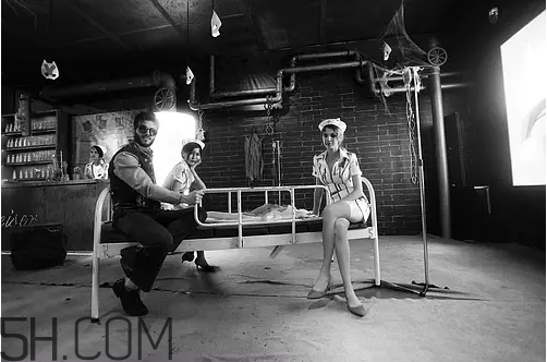 血色百威是什么？血色百威紅色的是什么？