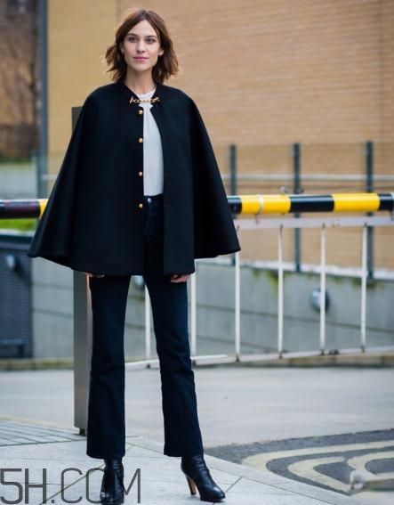 斗篷外套怎么搭配？斗篷外套搭配圖片