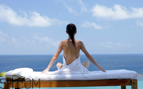 練習(xí)瑜伽一定要吃素嗎？初學(xué)者怎樣自學(xué)瑜伽？