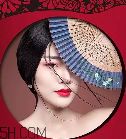 錦鯉色口紅是什么顏色？錦鯉色口紅試色