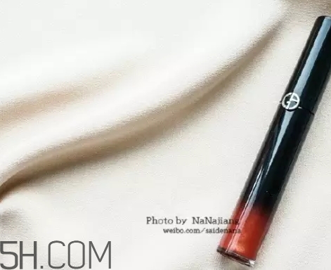 錦鯉色口紅是什么顏色？錦鯉色口紅試色