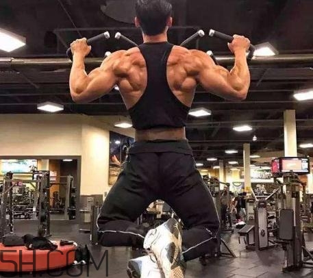 背闊肌怎么練寬？背闊肌怎么拉伸？