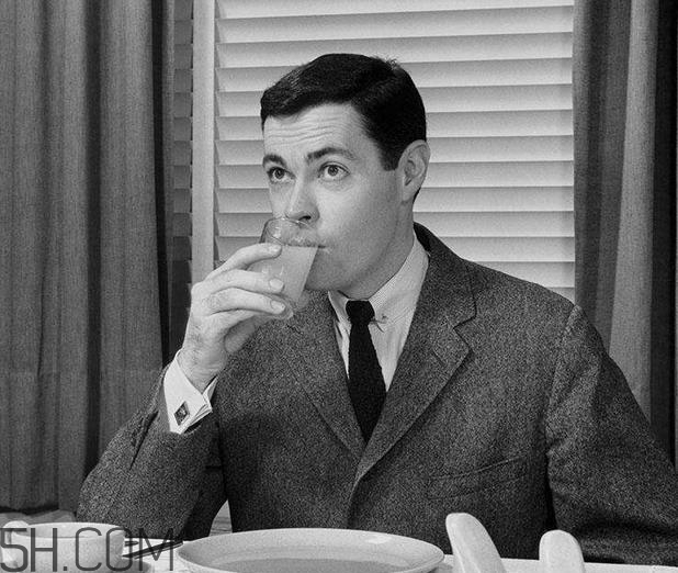 肺氣腫喝什么茶最好？肺氣腫喝什么湯好？