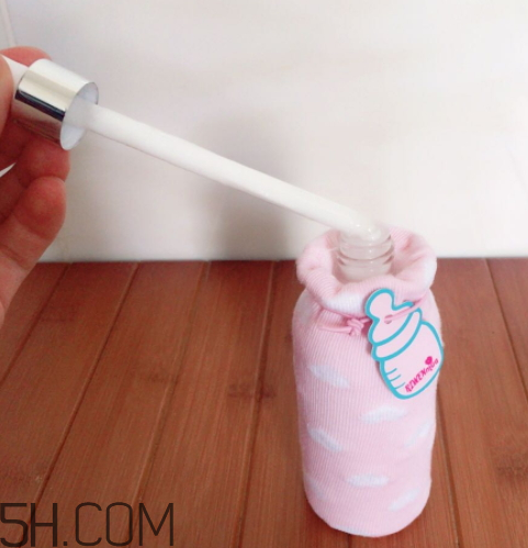 日吻牛初乳保濕提亮精華乳液怎么樣？多少錢？