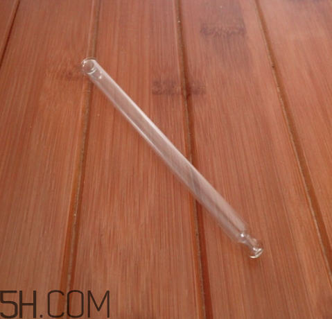 日吻牛初乳保濕提亮精華乳液怎么樣？多少錢？