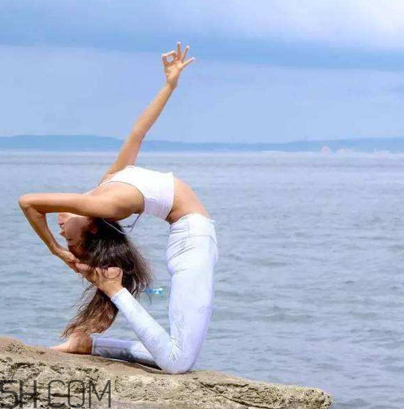 頸椎病人練瑜伽的好處？瑜伽治療便秘的動(dòng)作