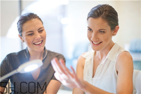 肺氣腫跟抽煙有關(guān)系嗎？肺氣腫跟生氣有關(guān)系嗎？