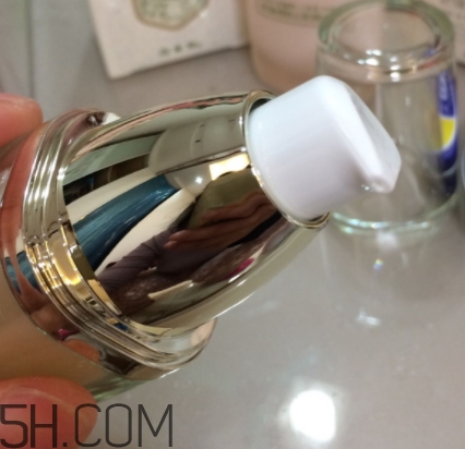 百雀羚精華液怎么打開？百雀羚精華液怎么開蓋