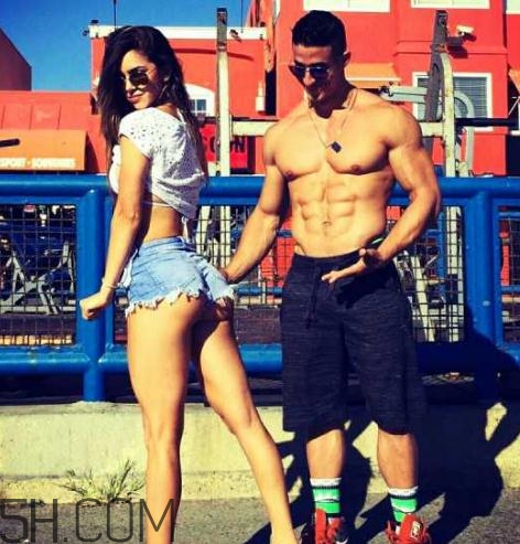 臀橋負(fù)重有危害嗎？負(fù)重臀橋的正確做法