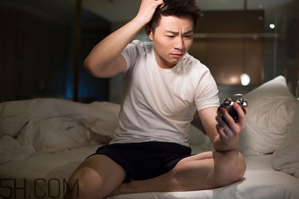 熬夜眼袋熱敷還是冷敷 冷熱交替敷效果最好 熬夜眼袋熱敷還是冷敷 冷熱交替敷效果最好