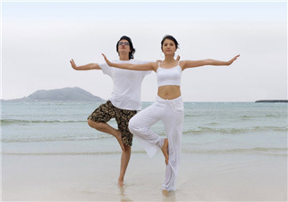 膝蓋疼可以練瑜伽嗎？練瑜伽可以瘦肚子嗎？