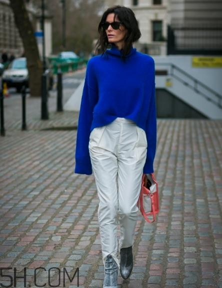 肩寬的女生穿什么毛衣？適合肩寬女生穿的毛衣